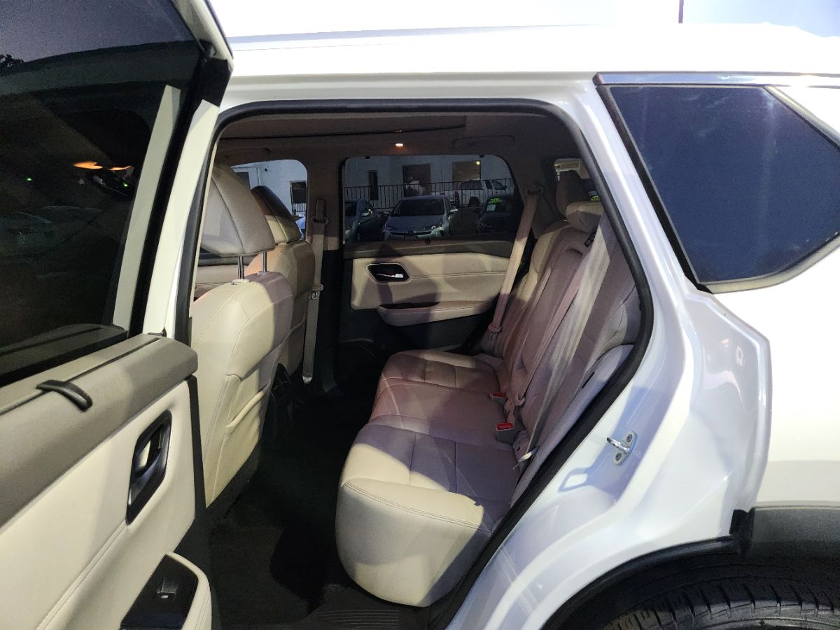 2021 Nissan Rogue SL photo 8