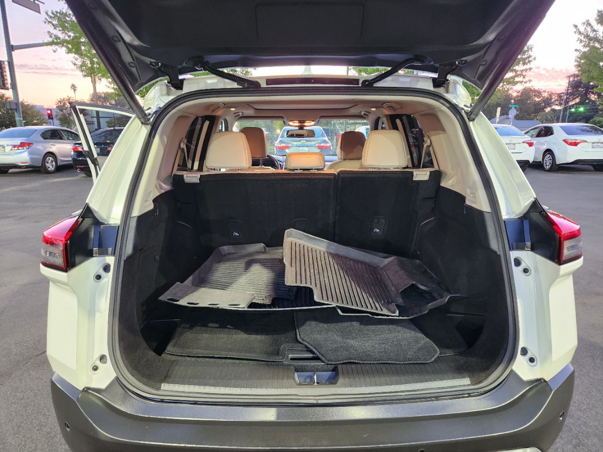 2021 Nissan Rogue SL photo 9
