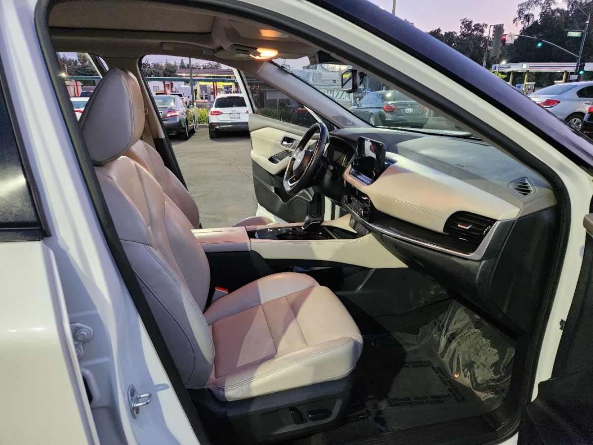 2021 Nissan Rogue SL photo 12