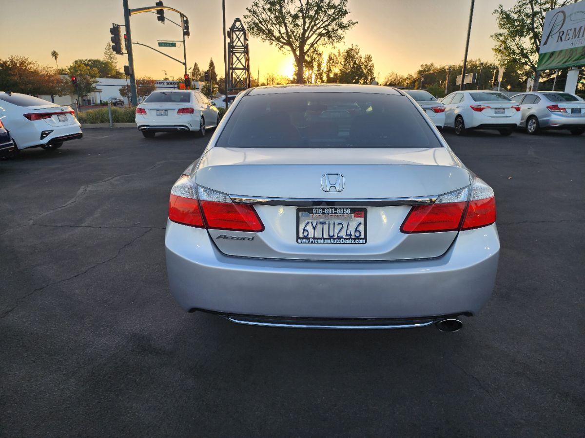 2013 Honda Accord LX photo 4