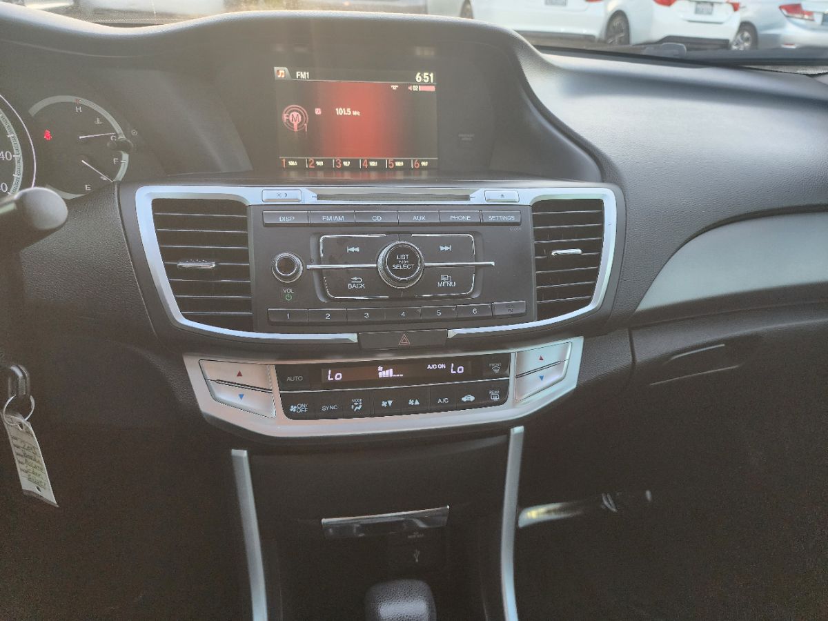 2013 Honda Accord LX photo 14