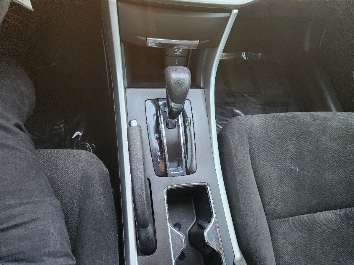 2013 Honda Accord LX photo 15