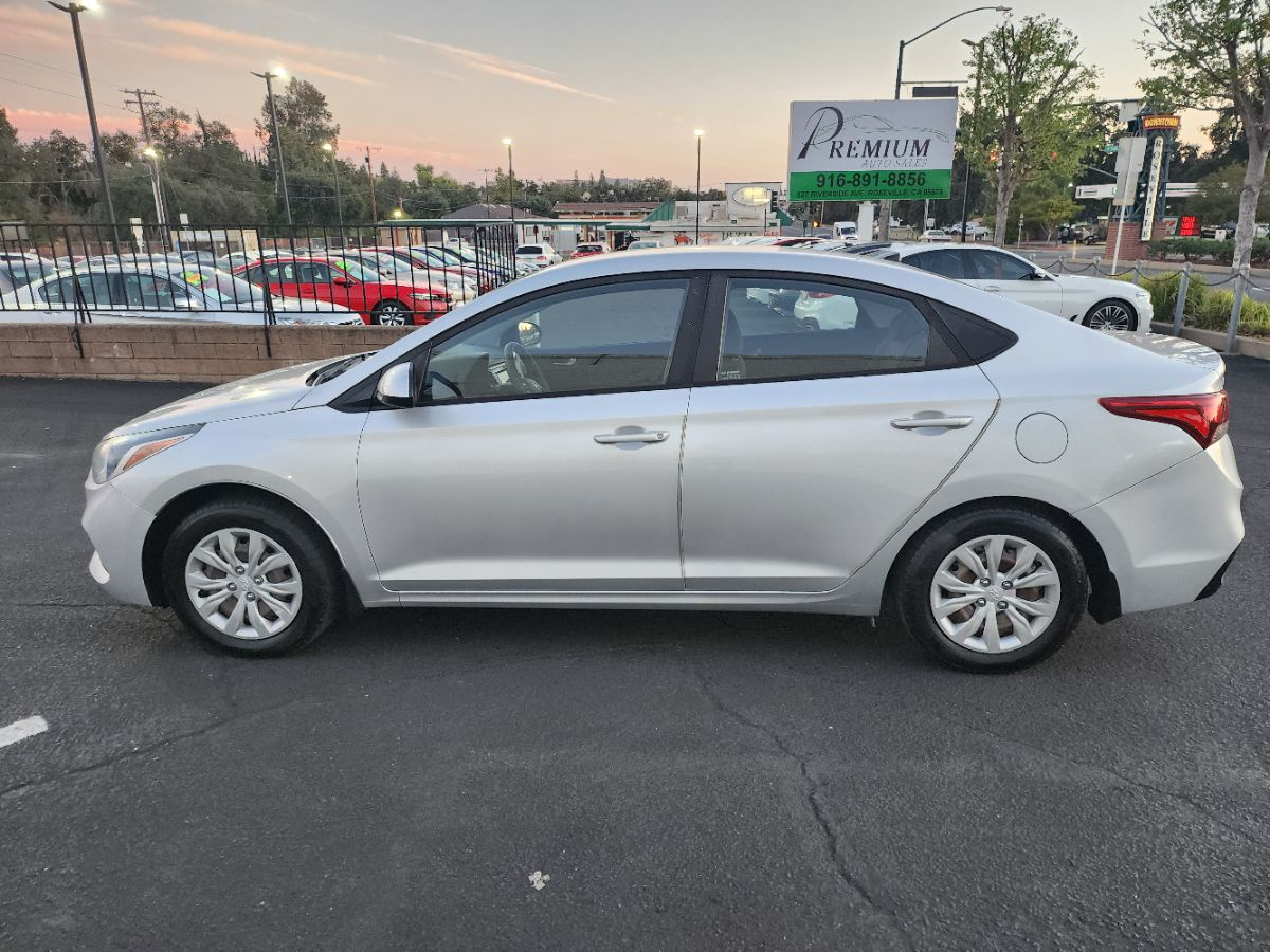 2019 Hyundai Accent SE photo 2