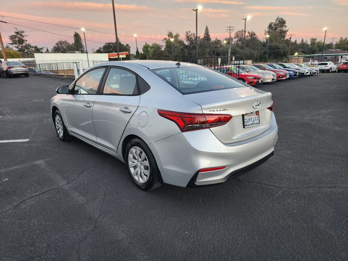 2019 Hyundai Accent SE photo 3