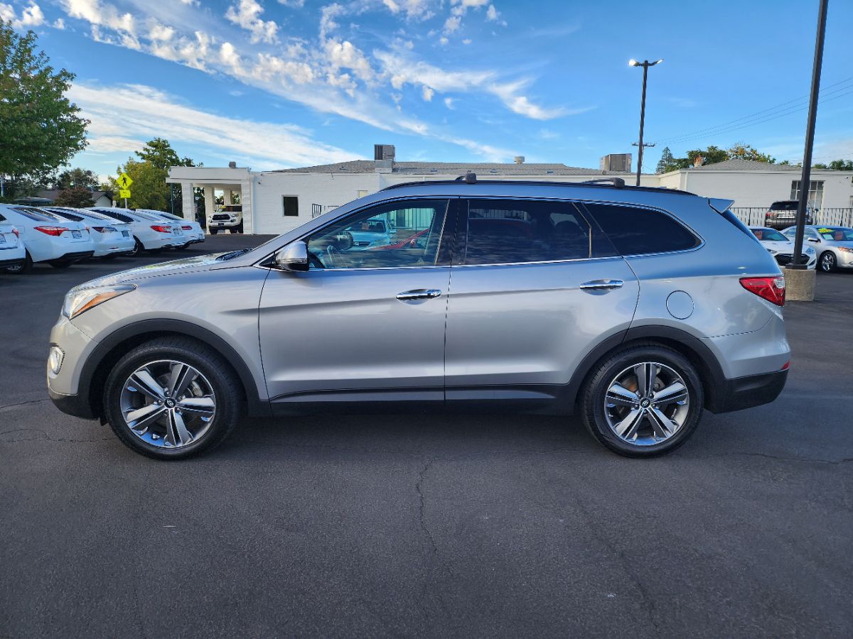 2015 Hyundai Santa Fe GLS photo 2