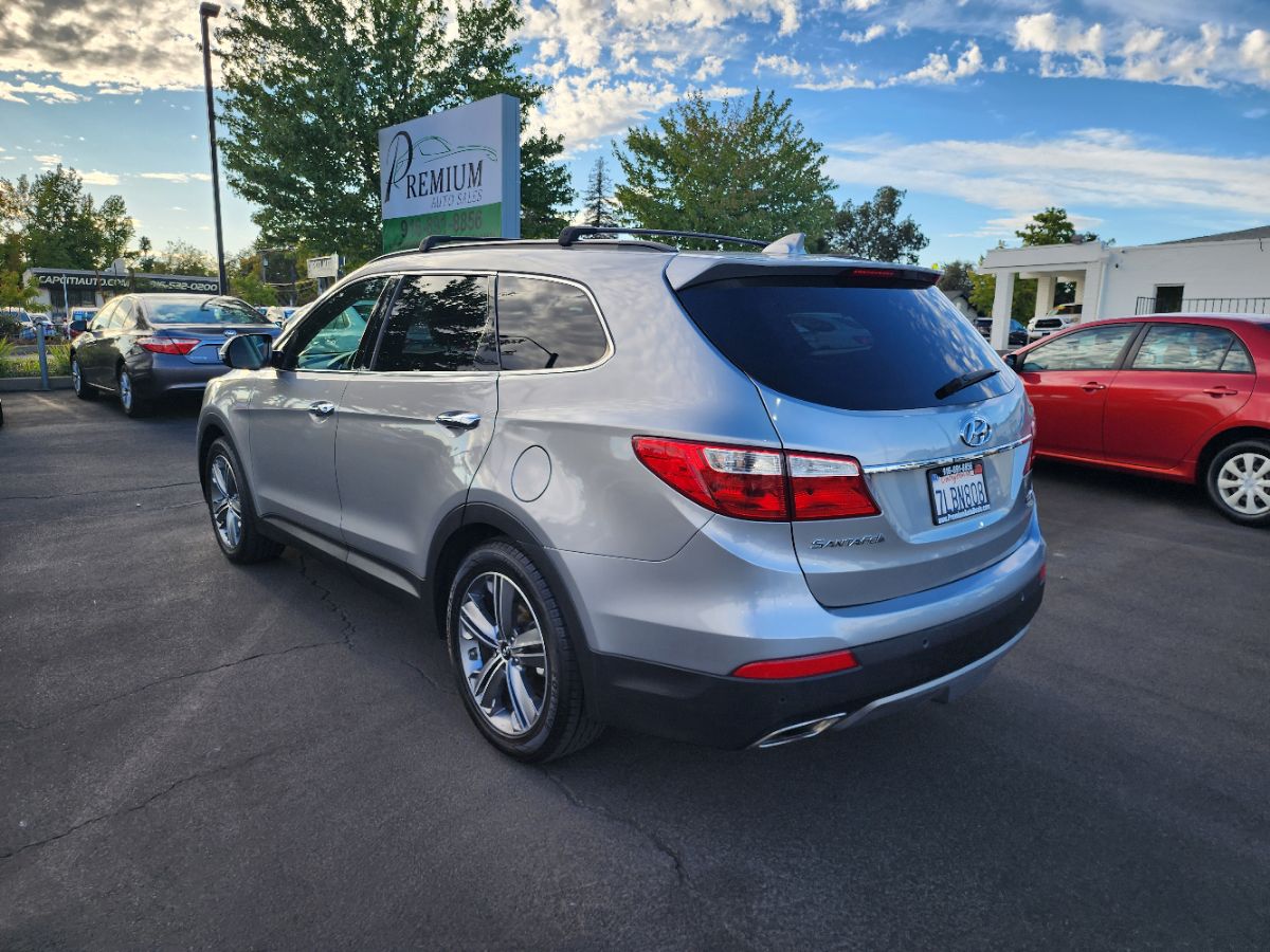 2015 Hyundai Santa Fe GLS photo 3