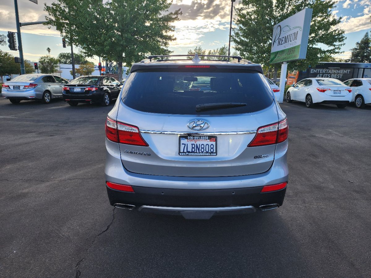 2015 Hyundai Santa Fe GLS photo 4