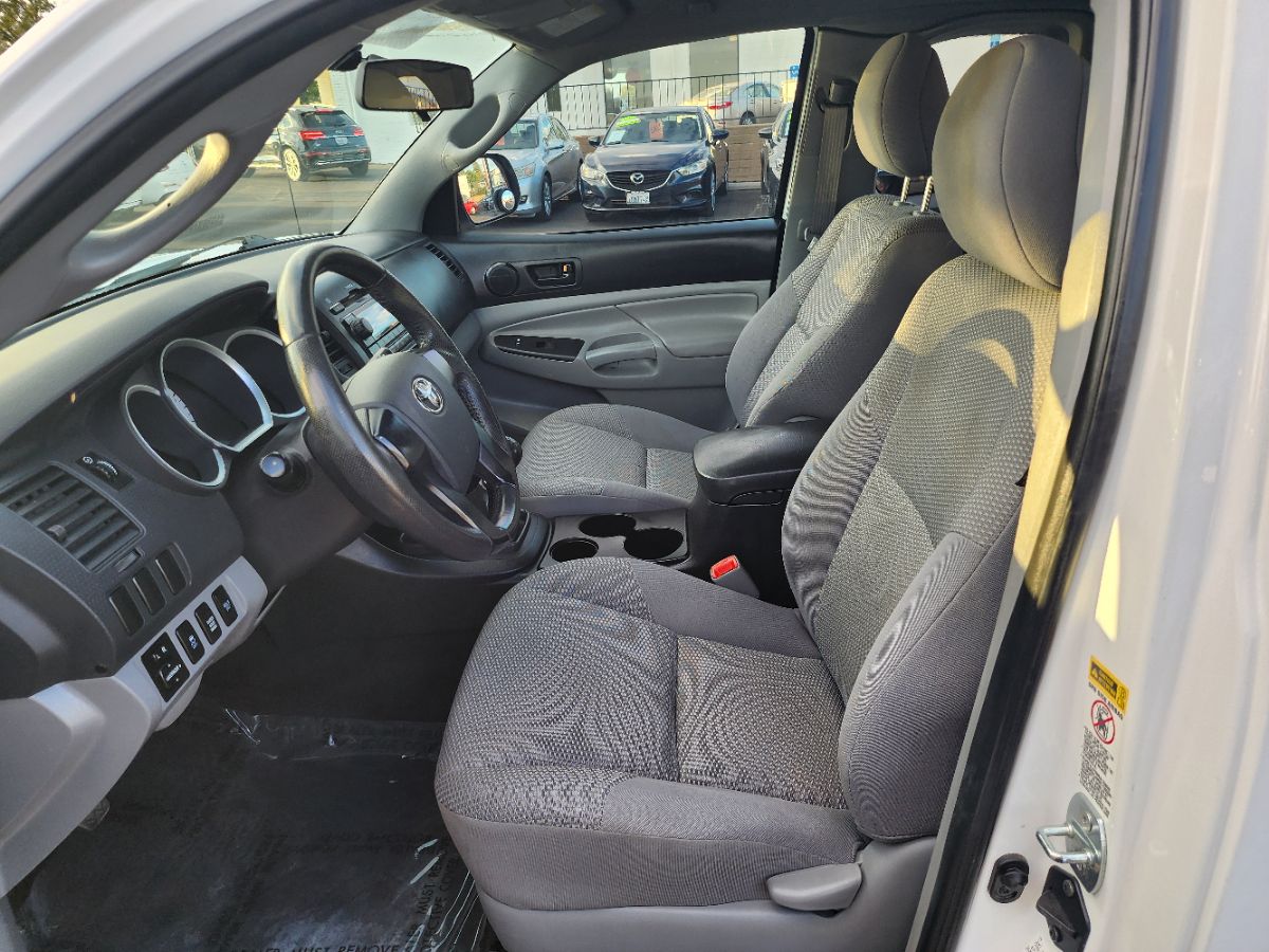 2012 Toyota Tacoma 4x4 Access Cab photo 8