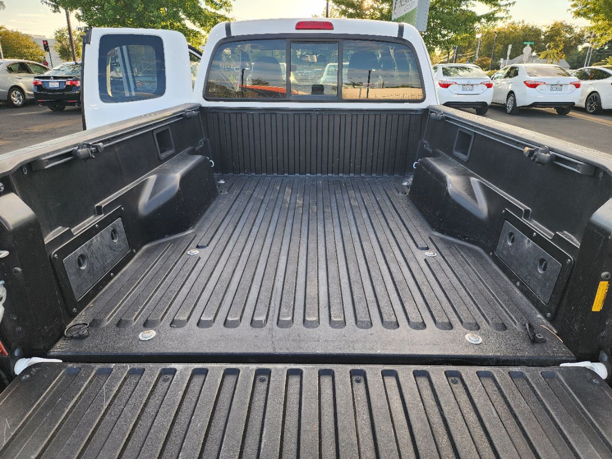 2012 Toyota Tacoma 4x4 Access Cab photo 10