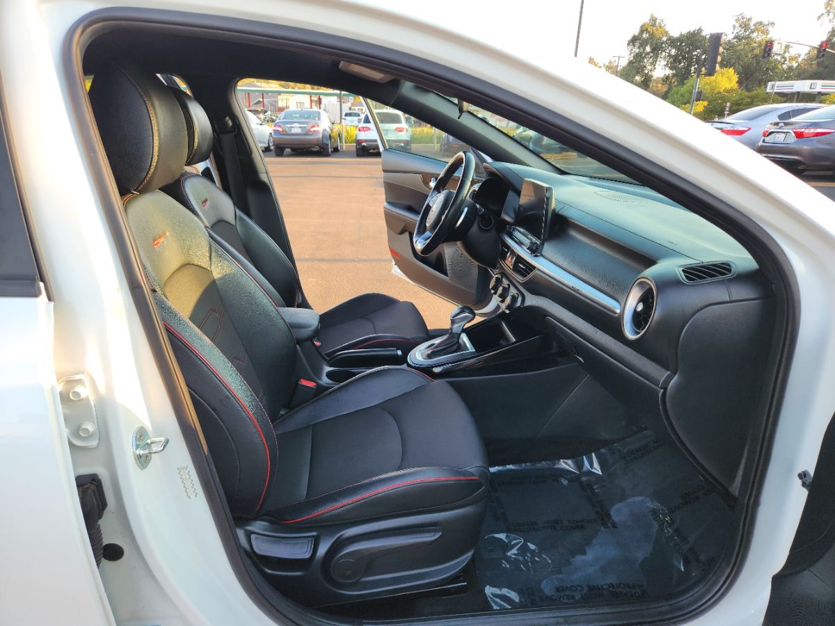 2020 Kia Forte GT photo 13