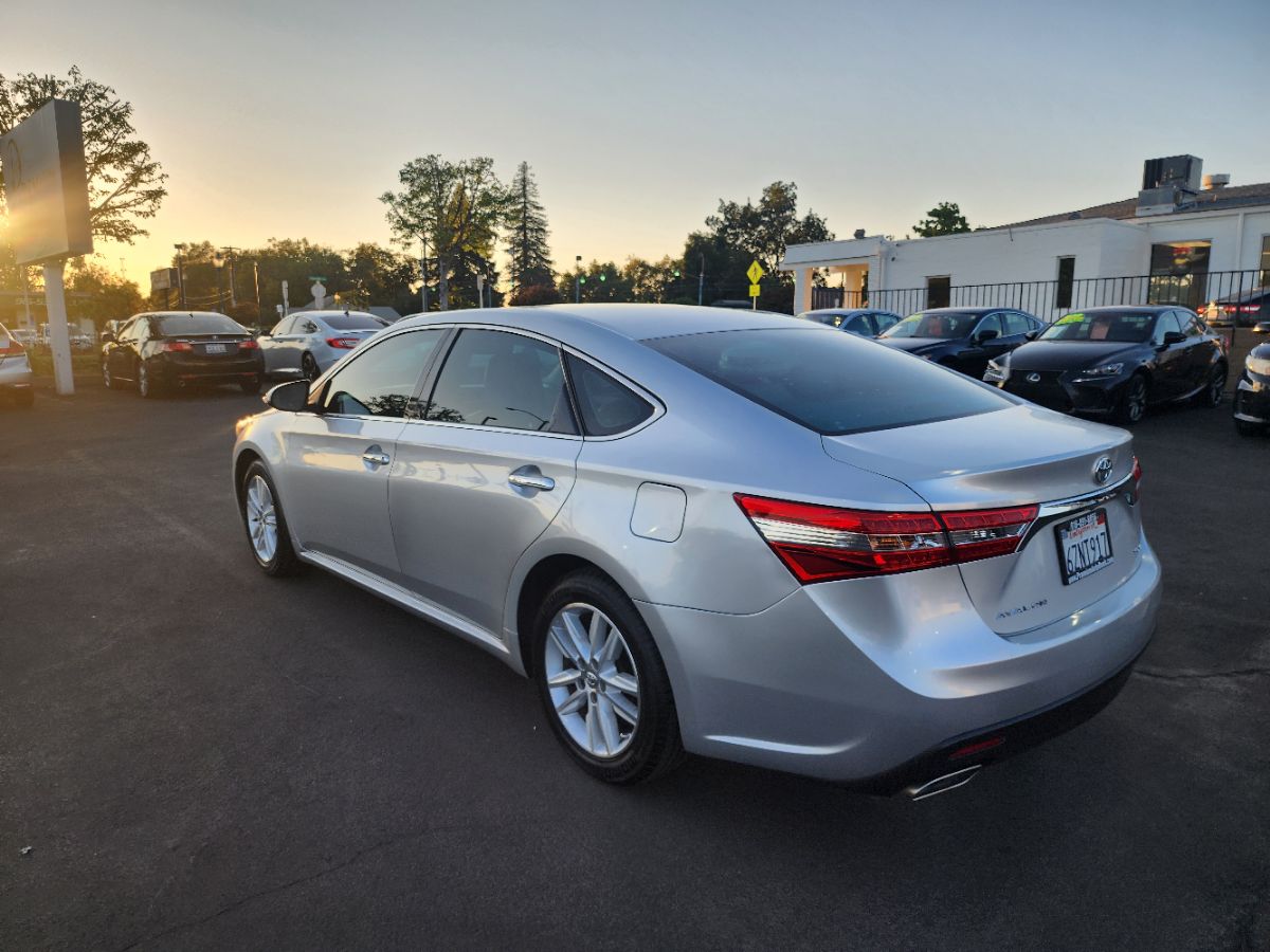 2013 Toyota Avalon XLE Premium photo 3