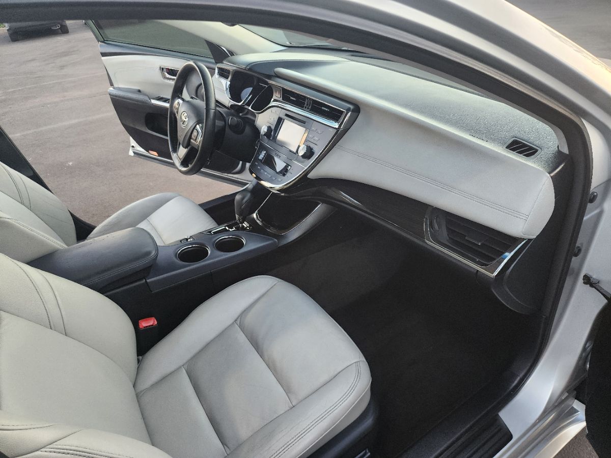 2013 Toyota Avalon XLE Premium photo 12