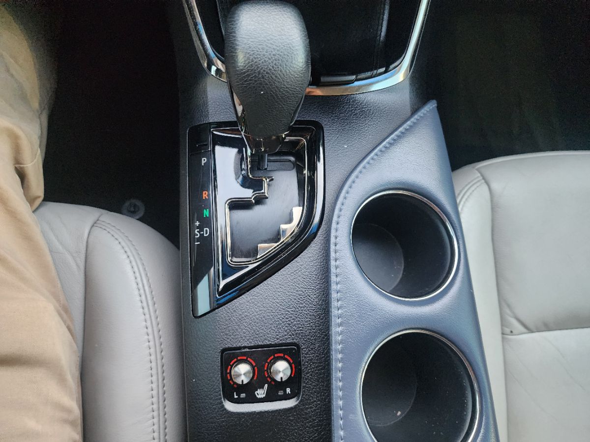 2013 Toyota Avalon XLE Premium photo 16