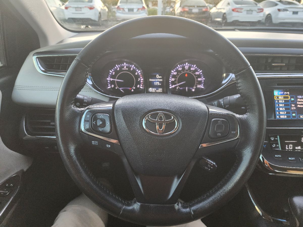 2013 Toyota Avalon XLE Premium photo 19