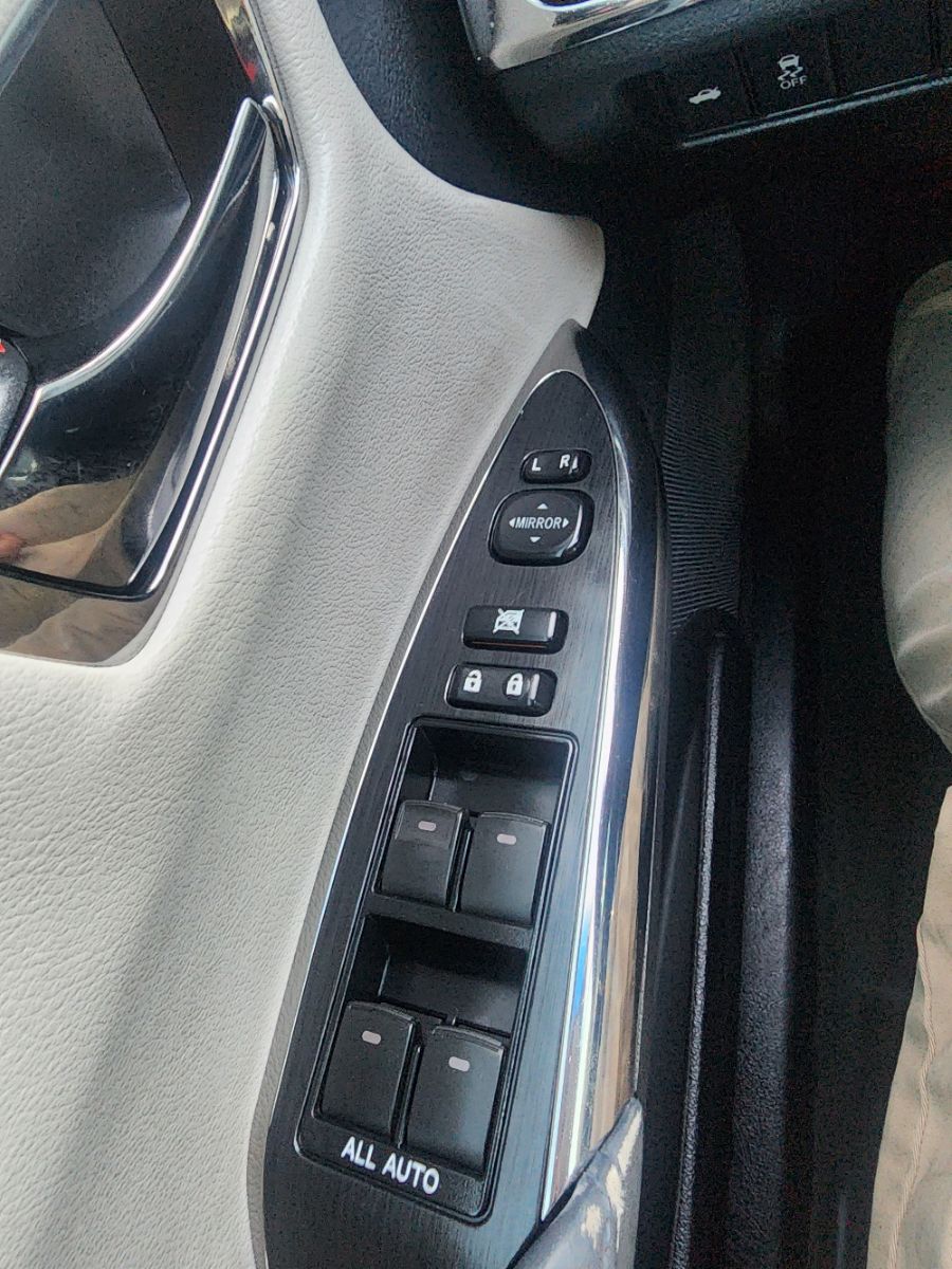 2013 Toyota Avalon XLE Premium photo 20
