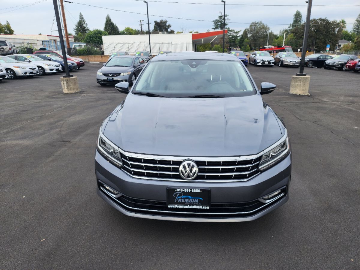 2017 Volkswagen Passat SEL Premium photo 8