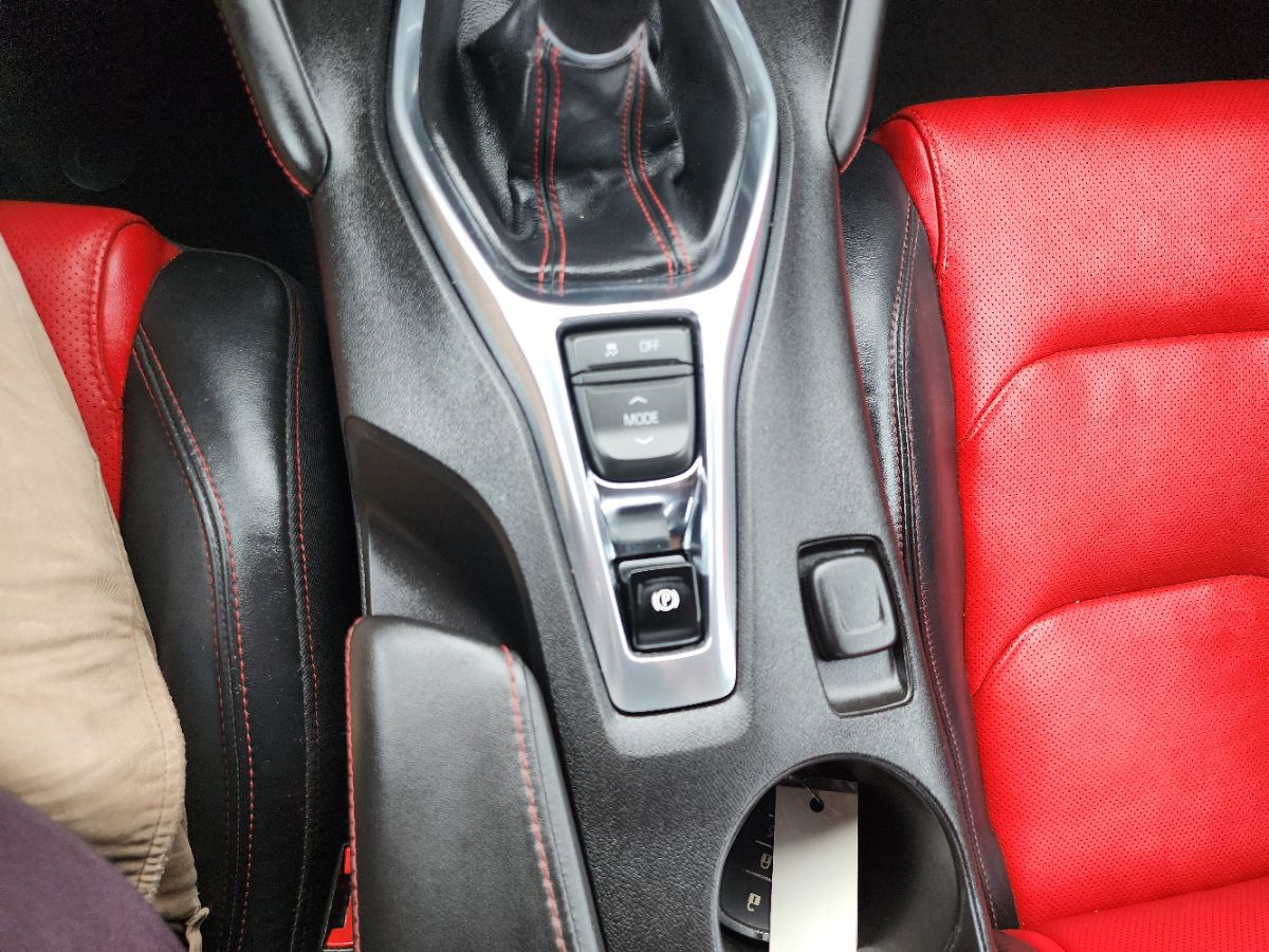 2016 Chevrolet Camaro 2LT photo 17