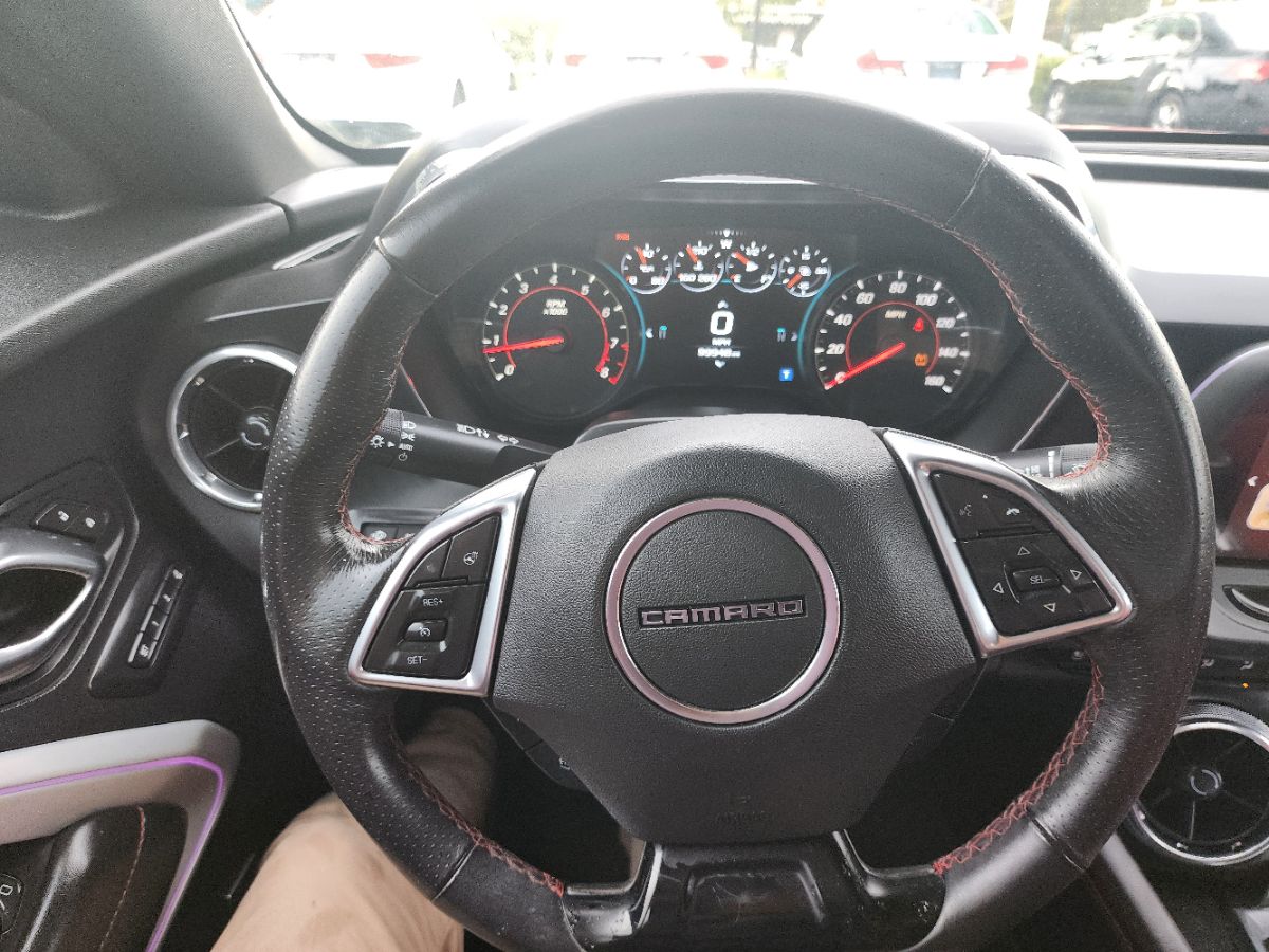 2016 Chevrolet Camaro 2LT photo 19