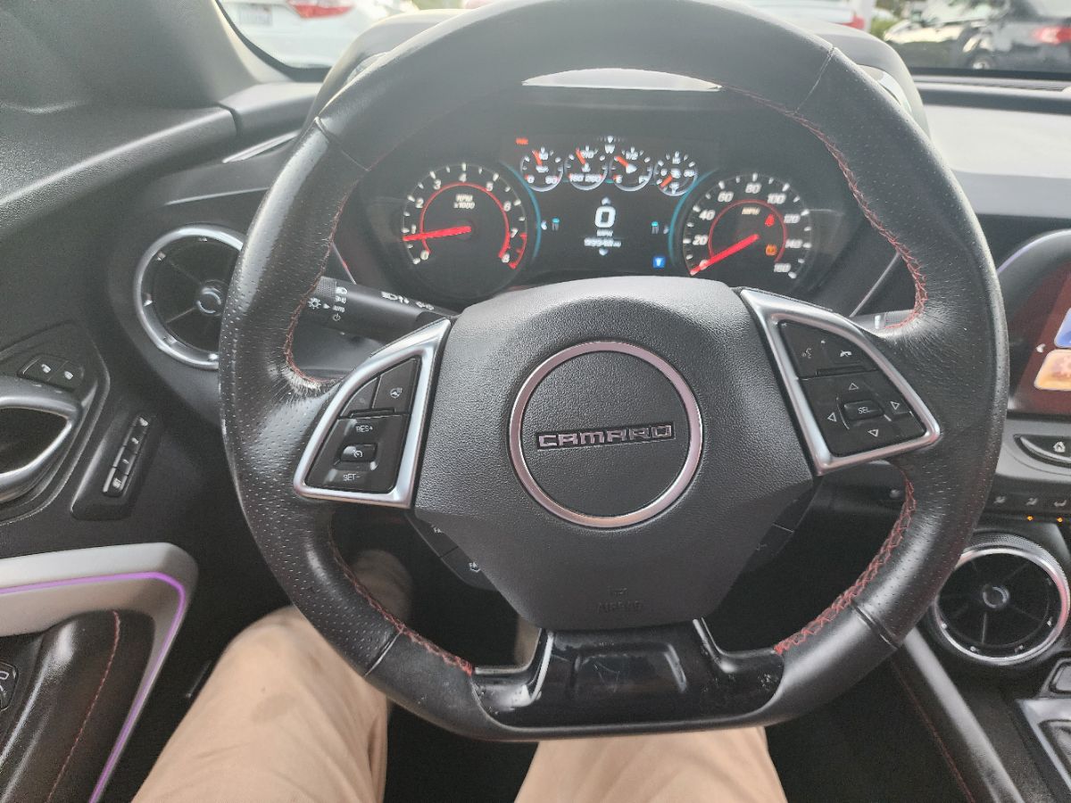 2016 Chevrolet Camaro 2LT photo 20