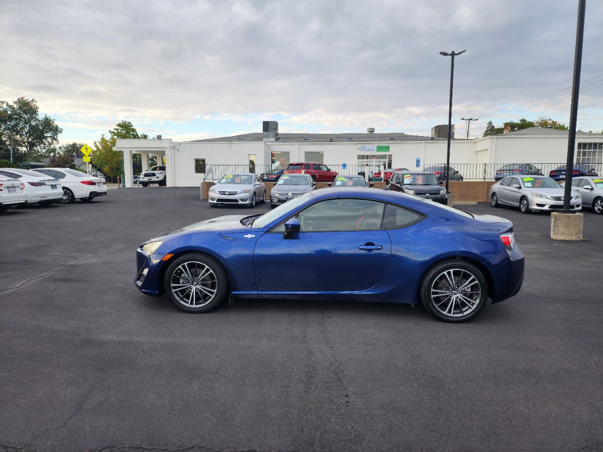2013 Scion FR-S photo 2