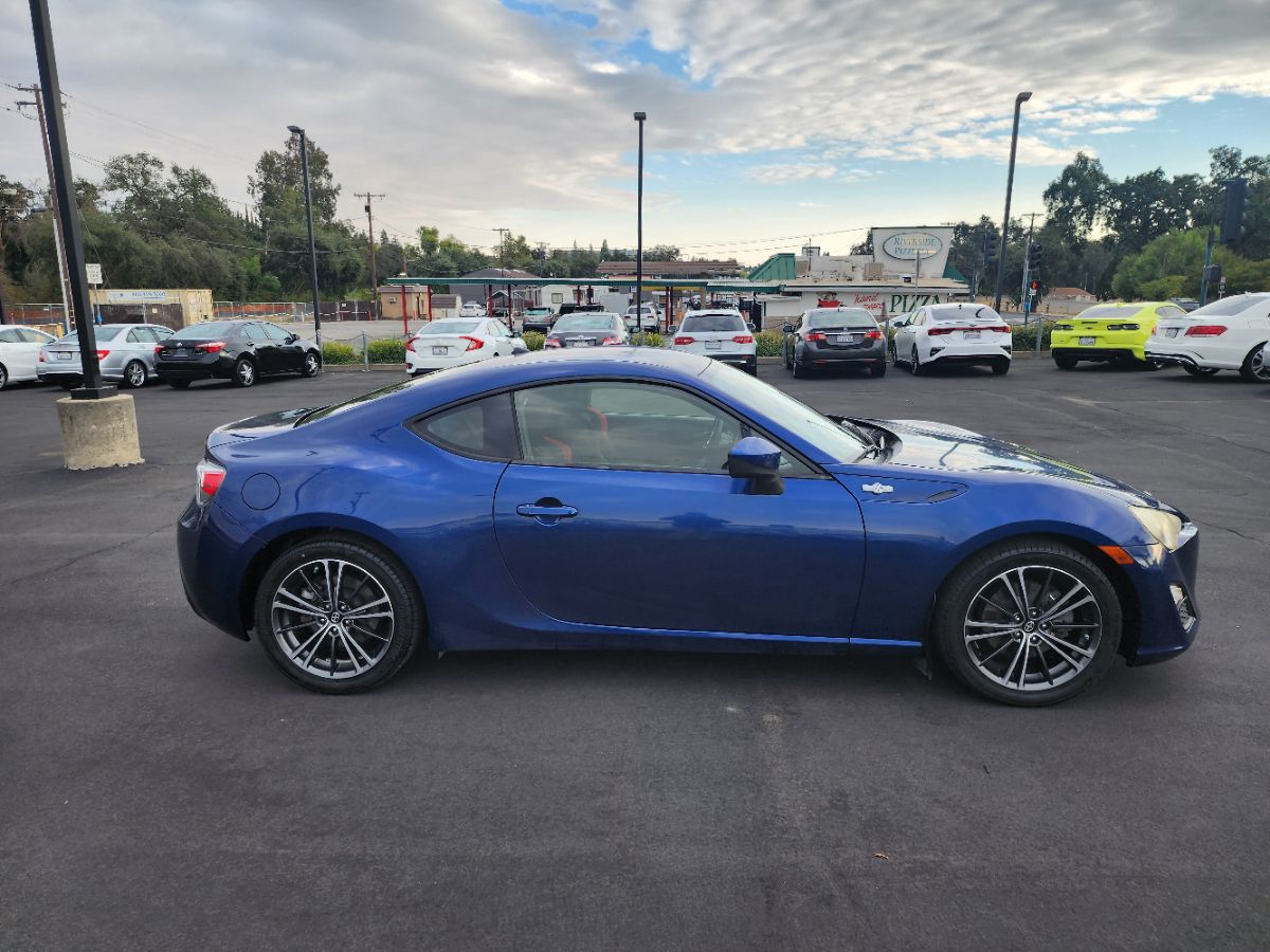 2013 Scion FR-S photo 6