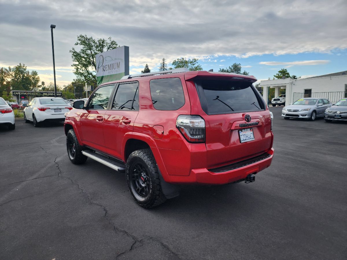 2017 Toyota 4Runner SR5 Premium 4WD photo 3