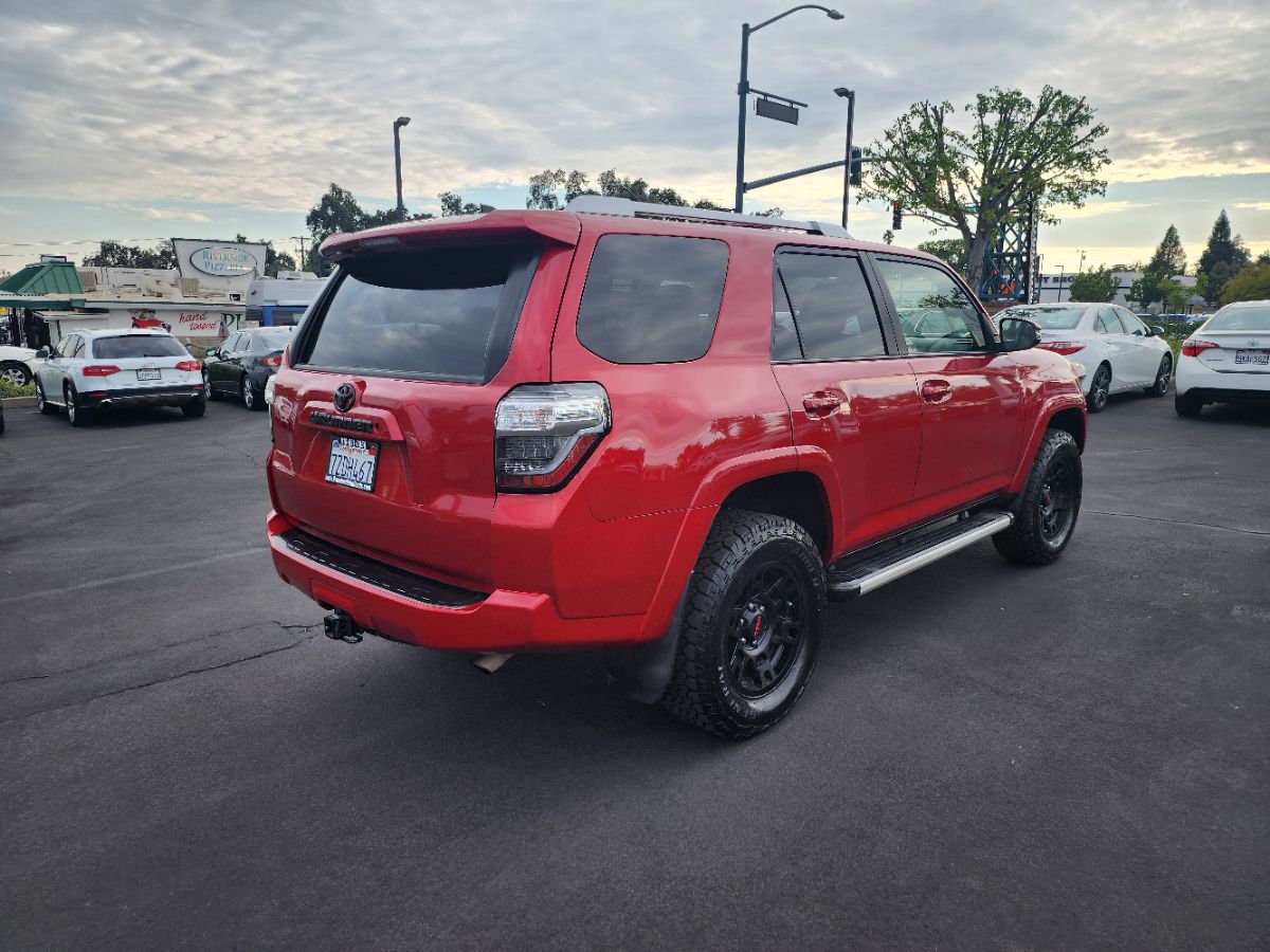 2017 Toyota 4Runner SR5 Premium 4WD photo 5