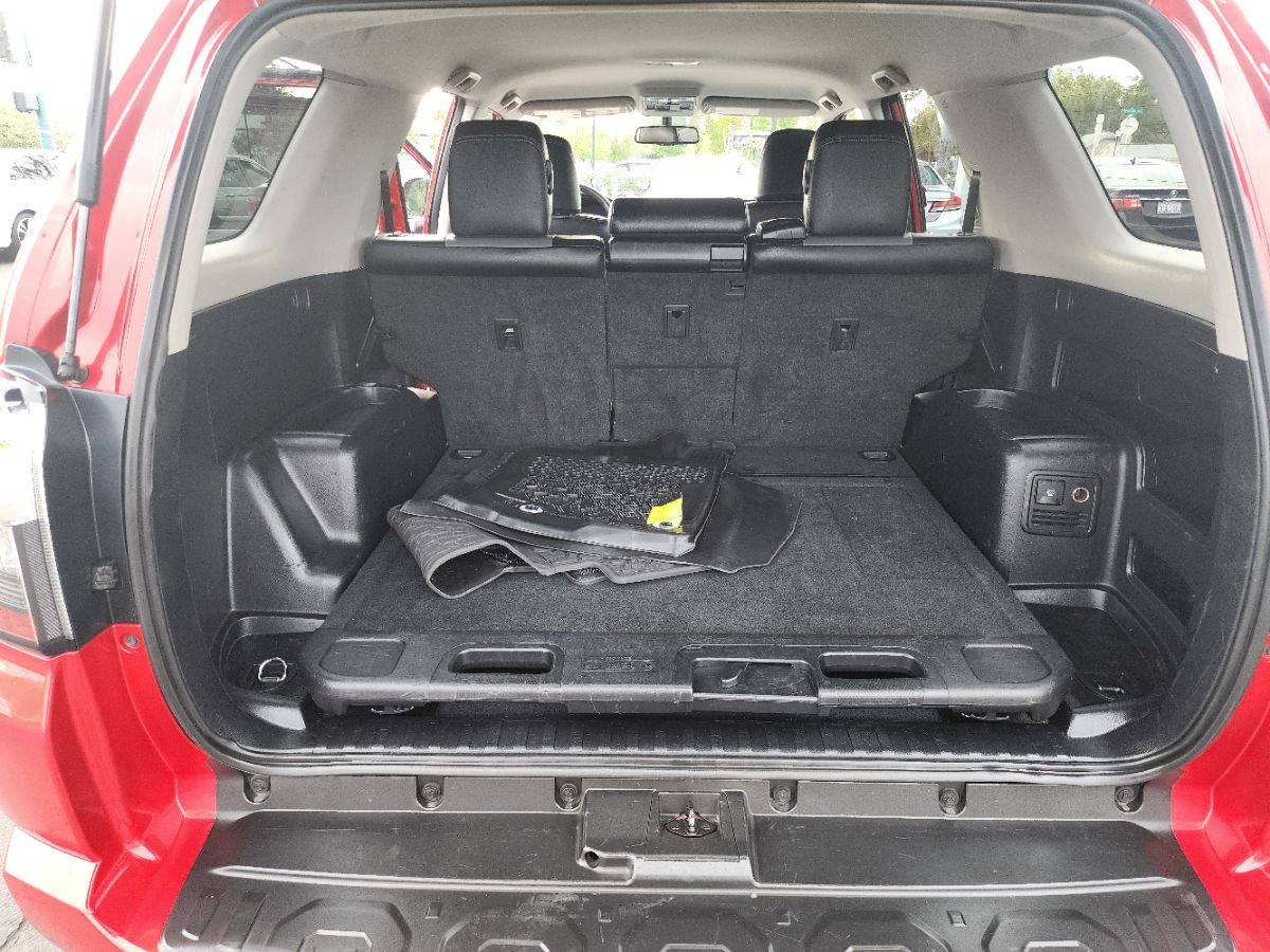 2017 Toyota 4Runner SR5 Premium 4WD photo 11