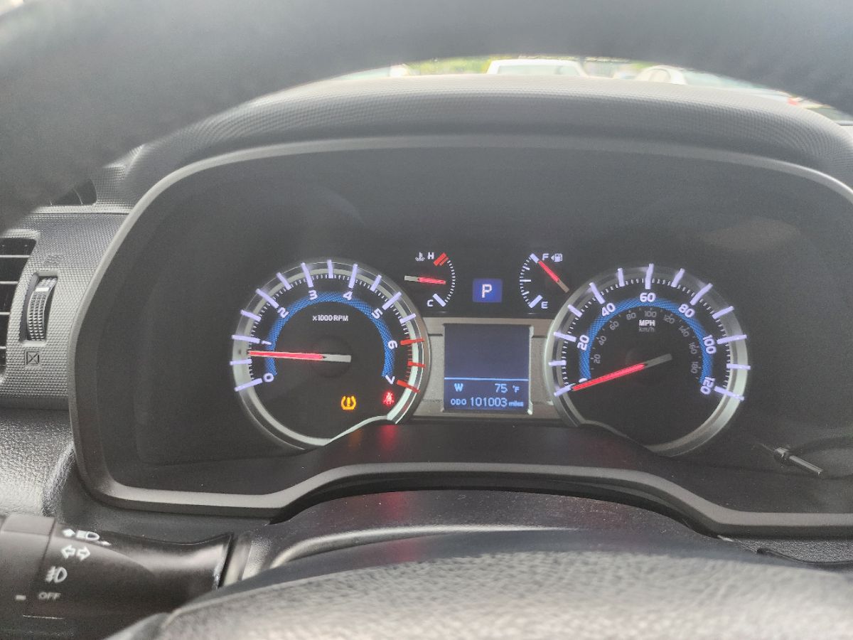 2017 Toyota 4Runner SR5 Premium 4WD photo 18