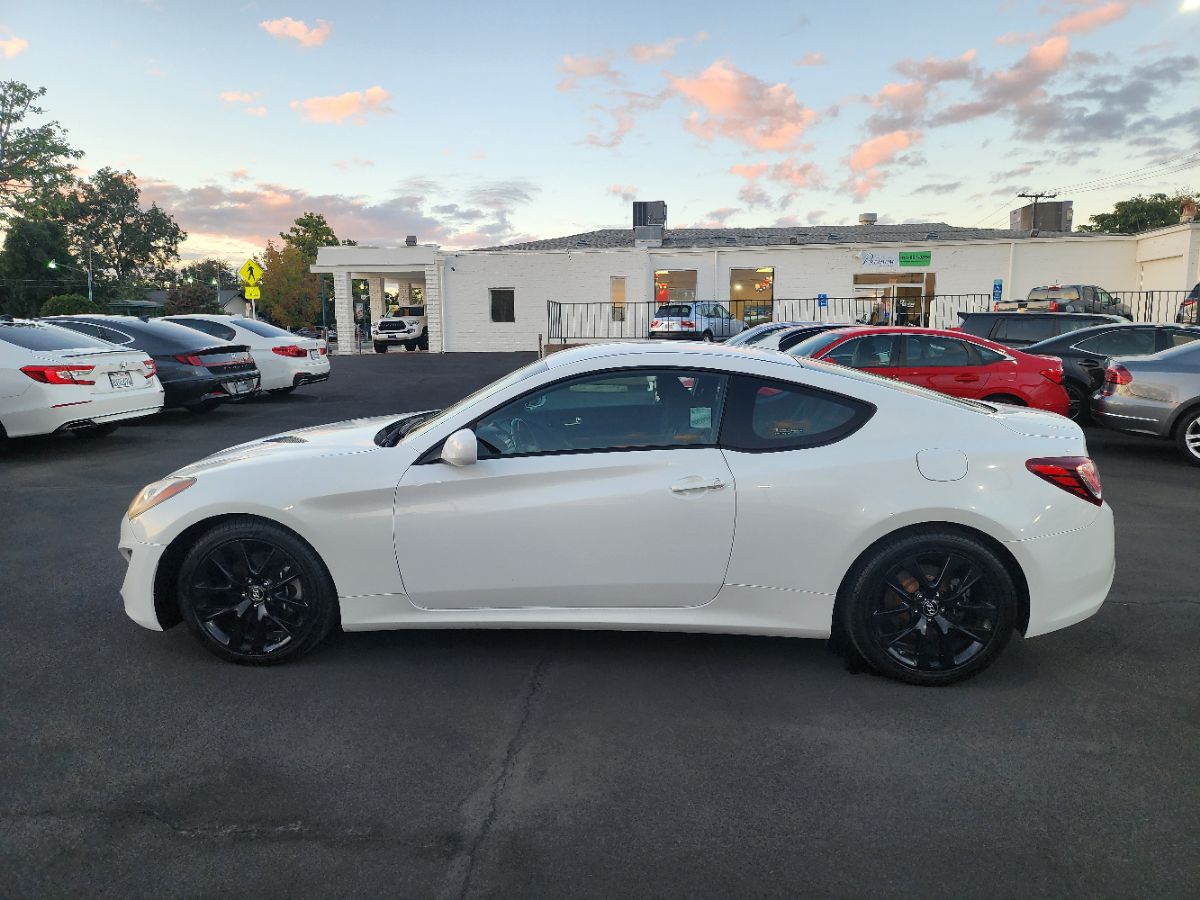 2013 Hyundai Genesis Coupe 2.0T photo 2