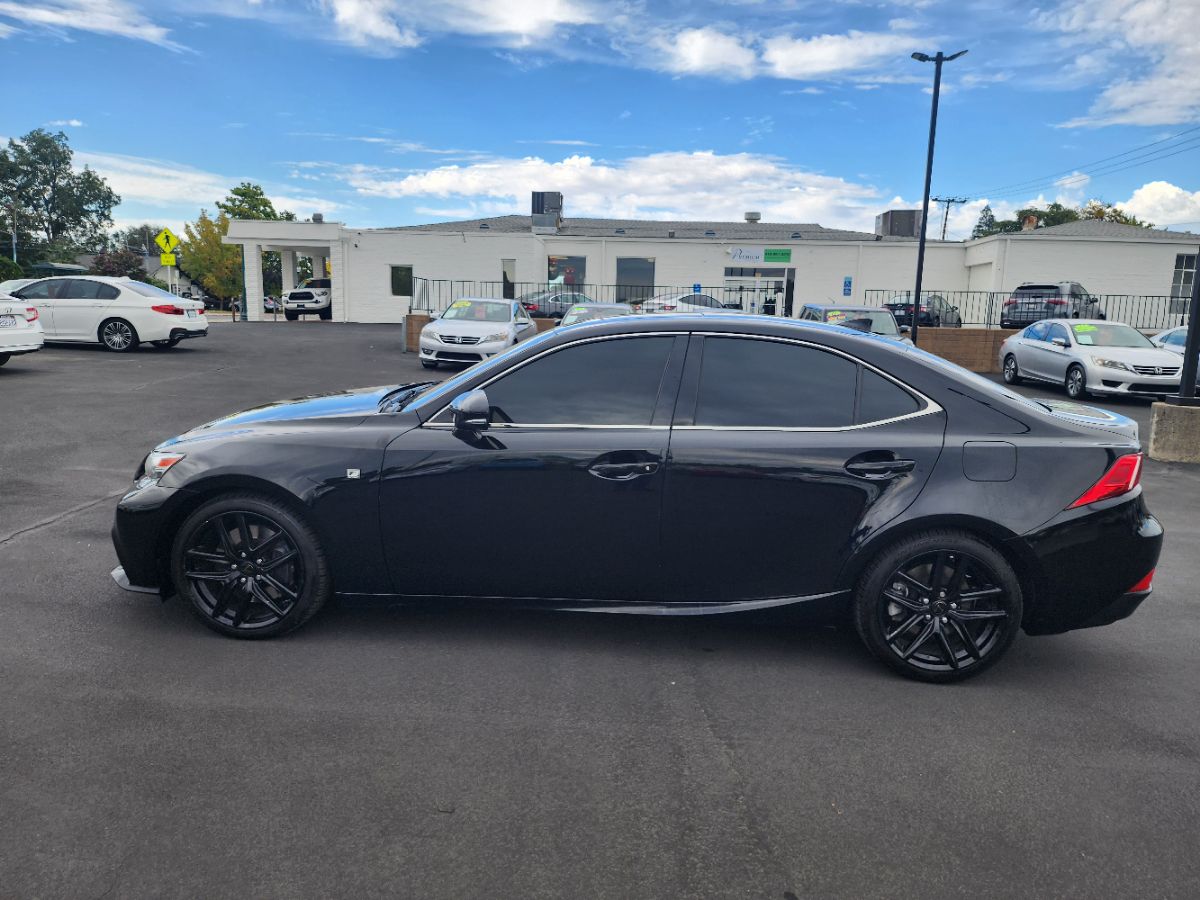 2016 Lexus IS 200t photo 2