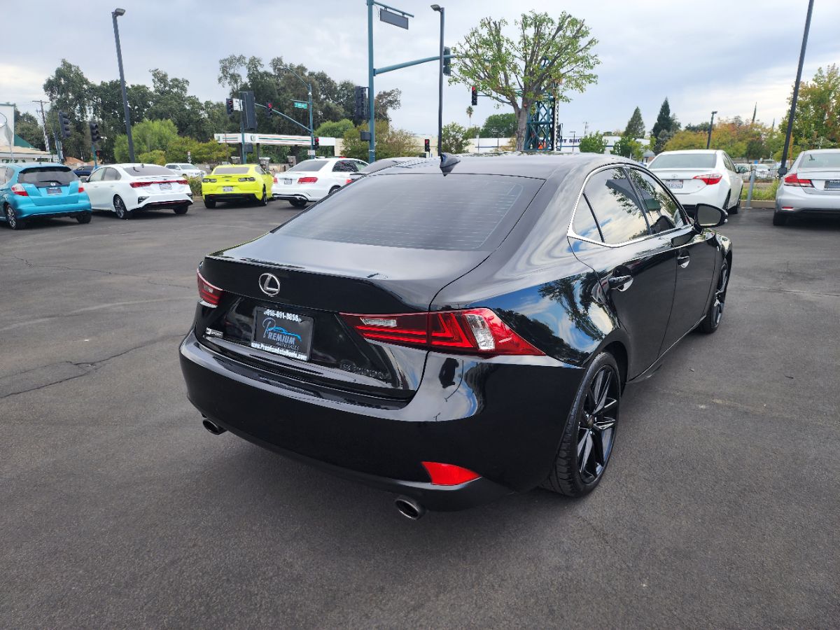 2016 Lexus IS 200t photo 5