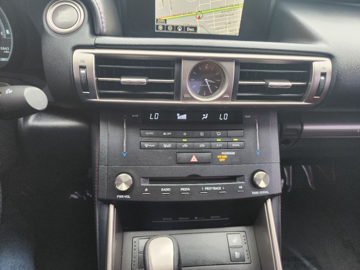 2016 Lexus IS 200t photo 15