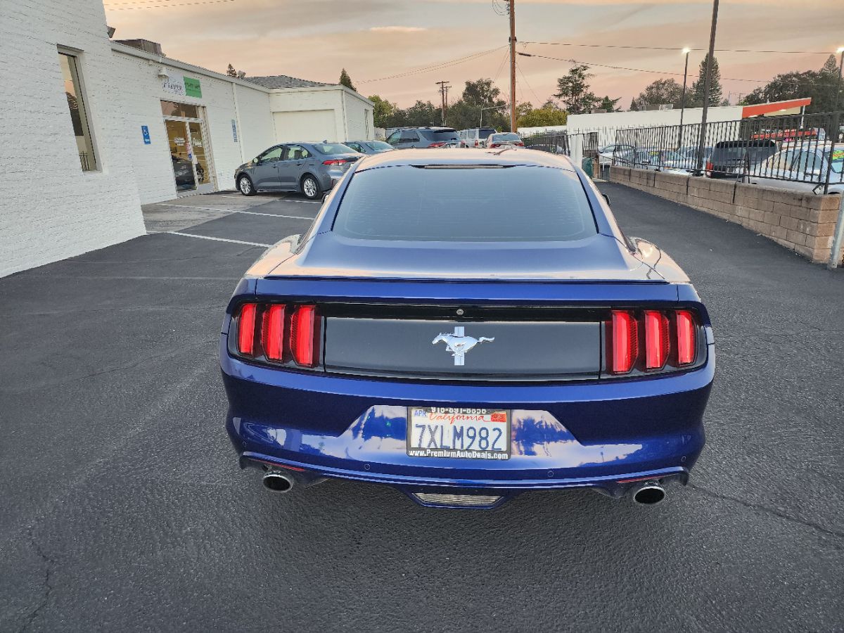 2016 Ford Mustang V6 photo 4