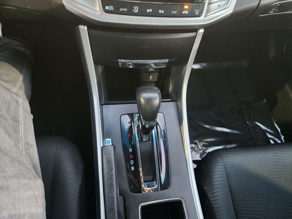 2014 Honda Accord photo 15