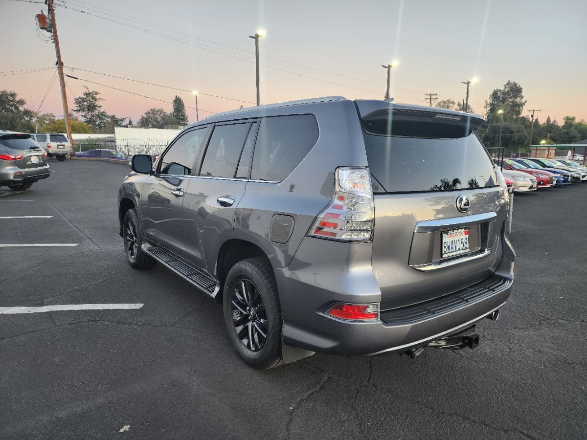 2021 Lexus GX 460 Premium photo 3