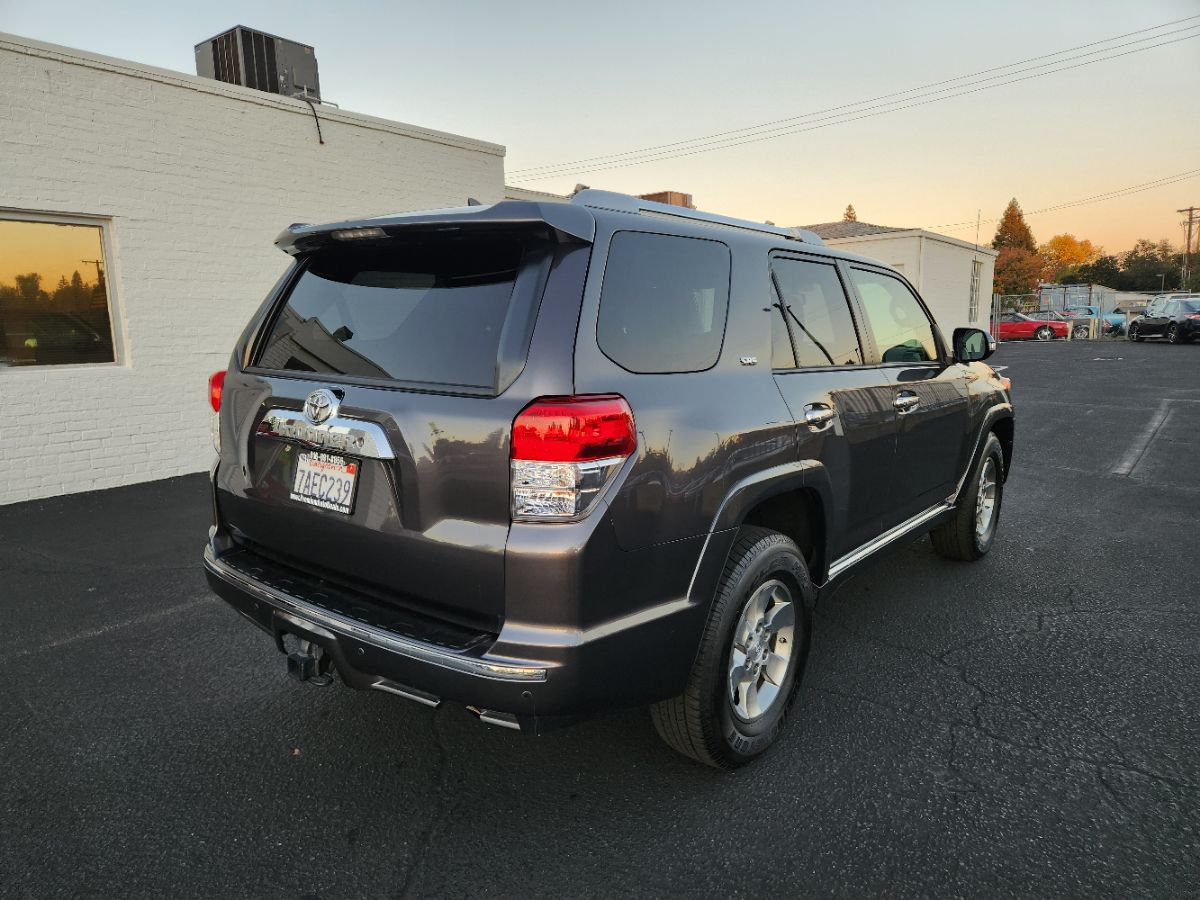 2013 Toyota 4Runner SR5 photo 4