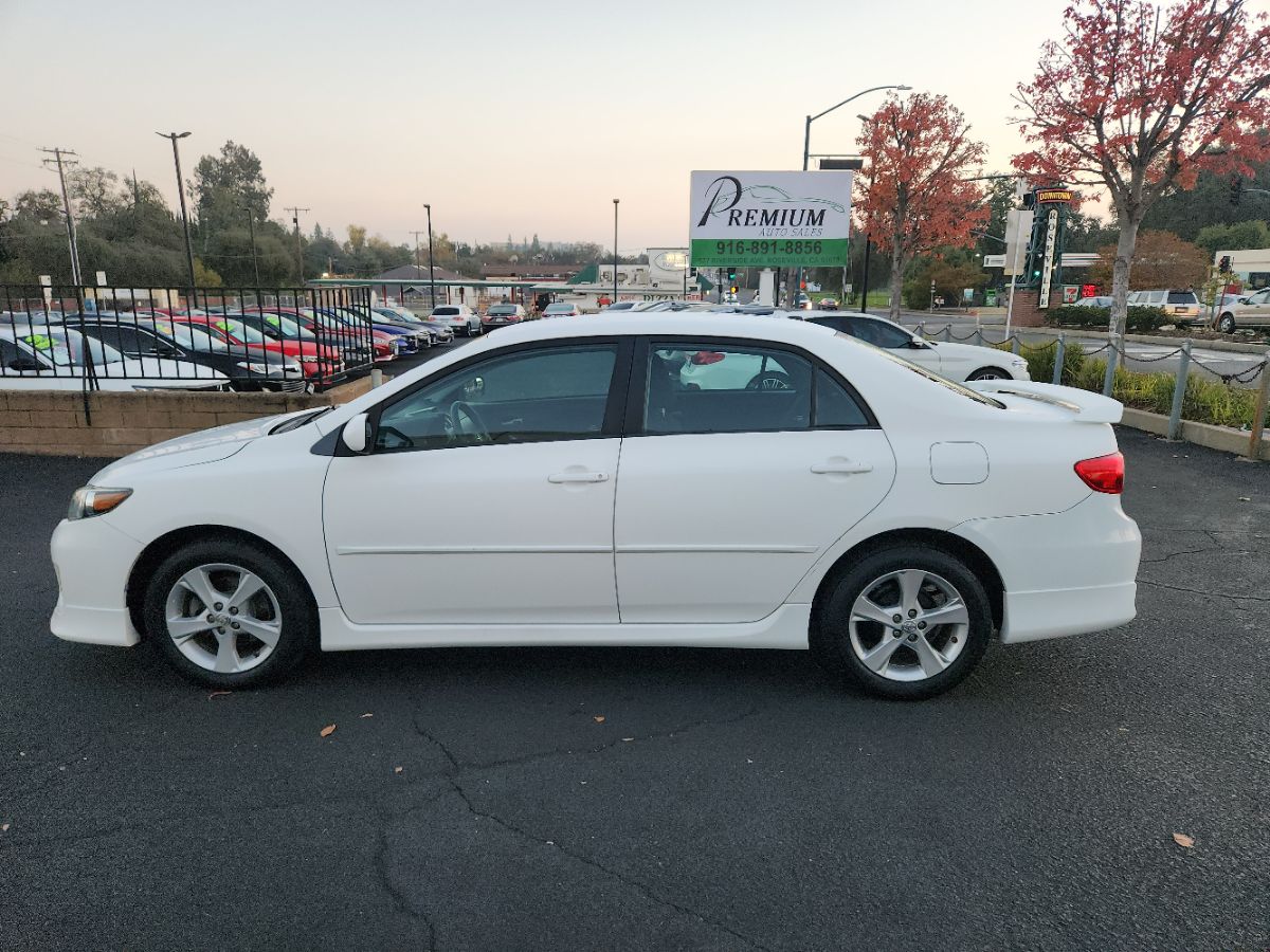 2012 Toyota Corolla S photo 2