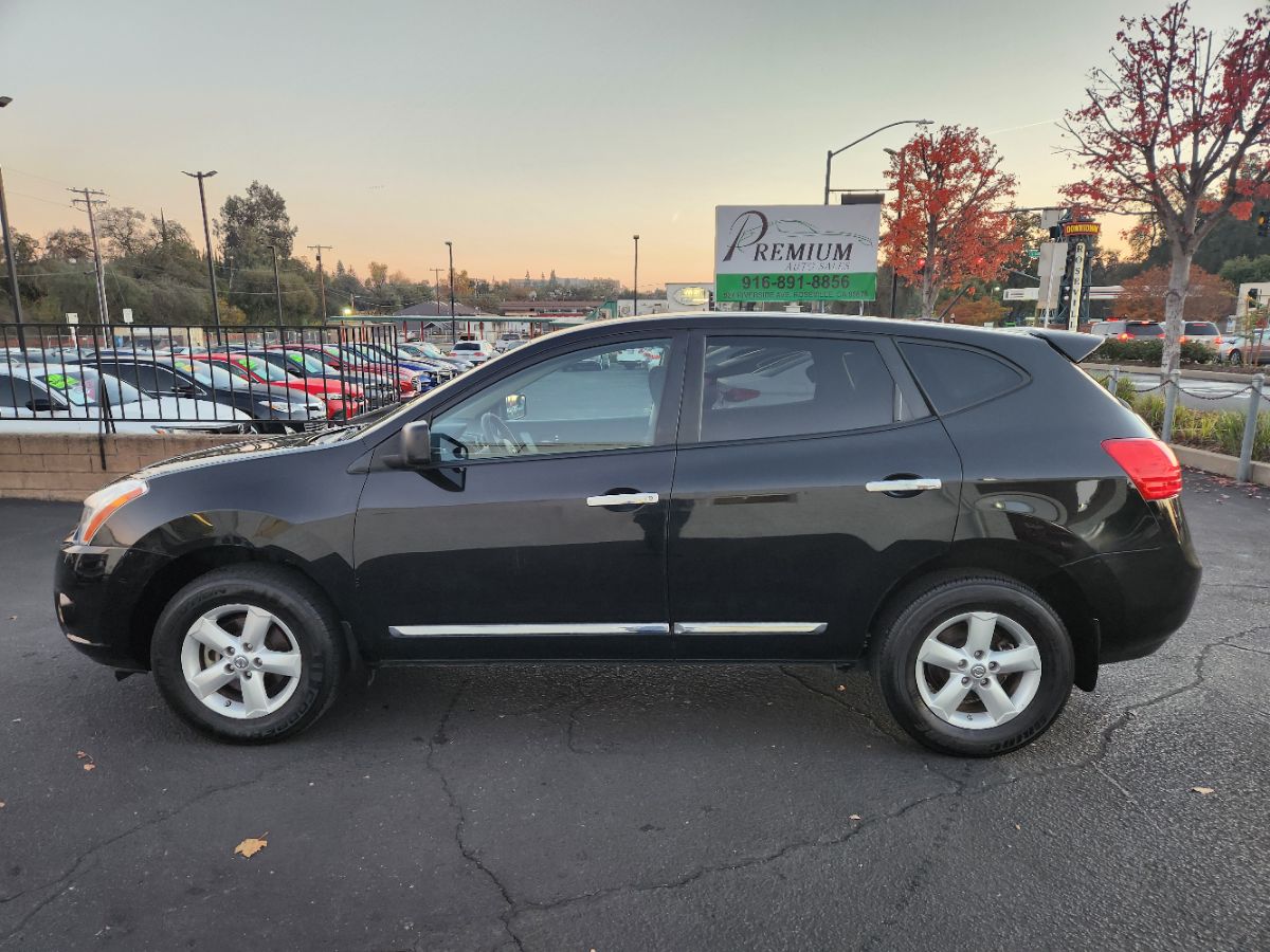2012 Nissan Rogue S photo 2