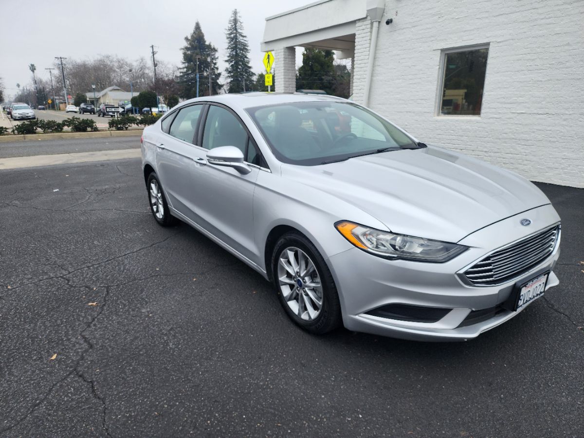 2017 Ford Fusion SE - Photo 5