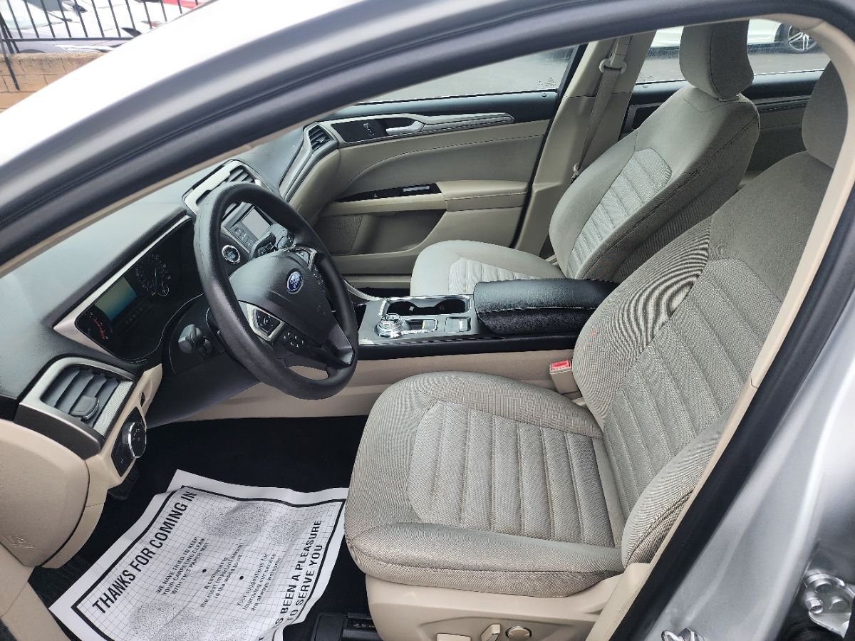 2017 Ford Fusion SE - Photo 7