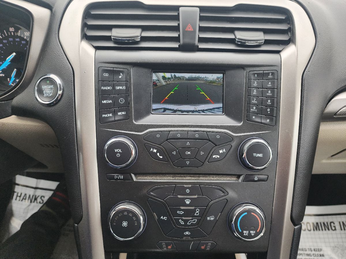 2017 Ford Fusion SE - Photo 14