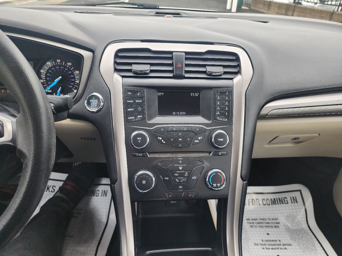 2017 Ford Fusion SE - Photo 15