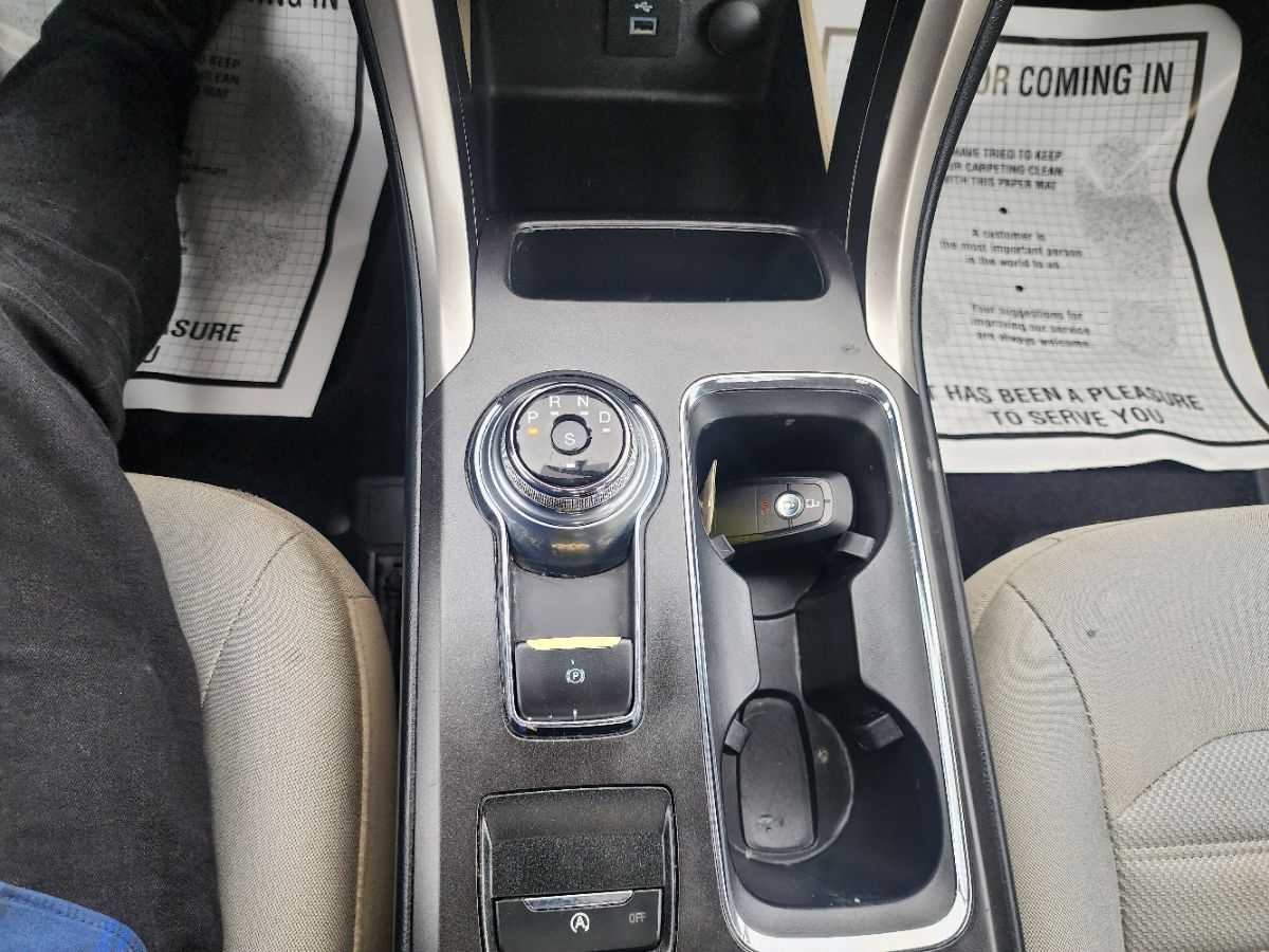 2017 Ford Fusion SE - Photo 16
