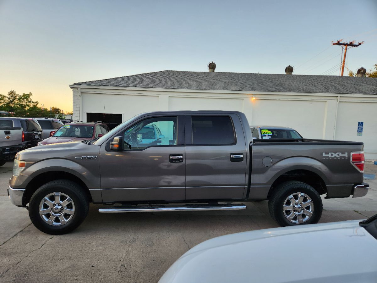 View vehicle photo 2