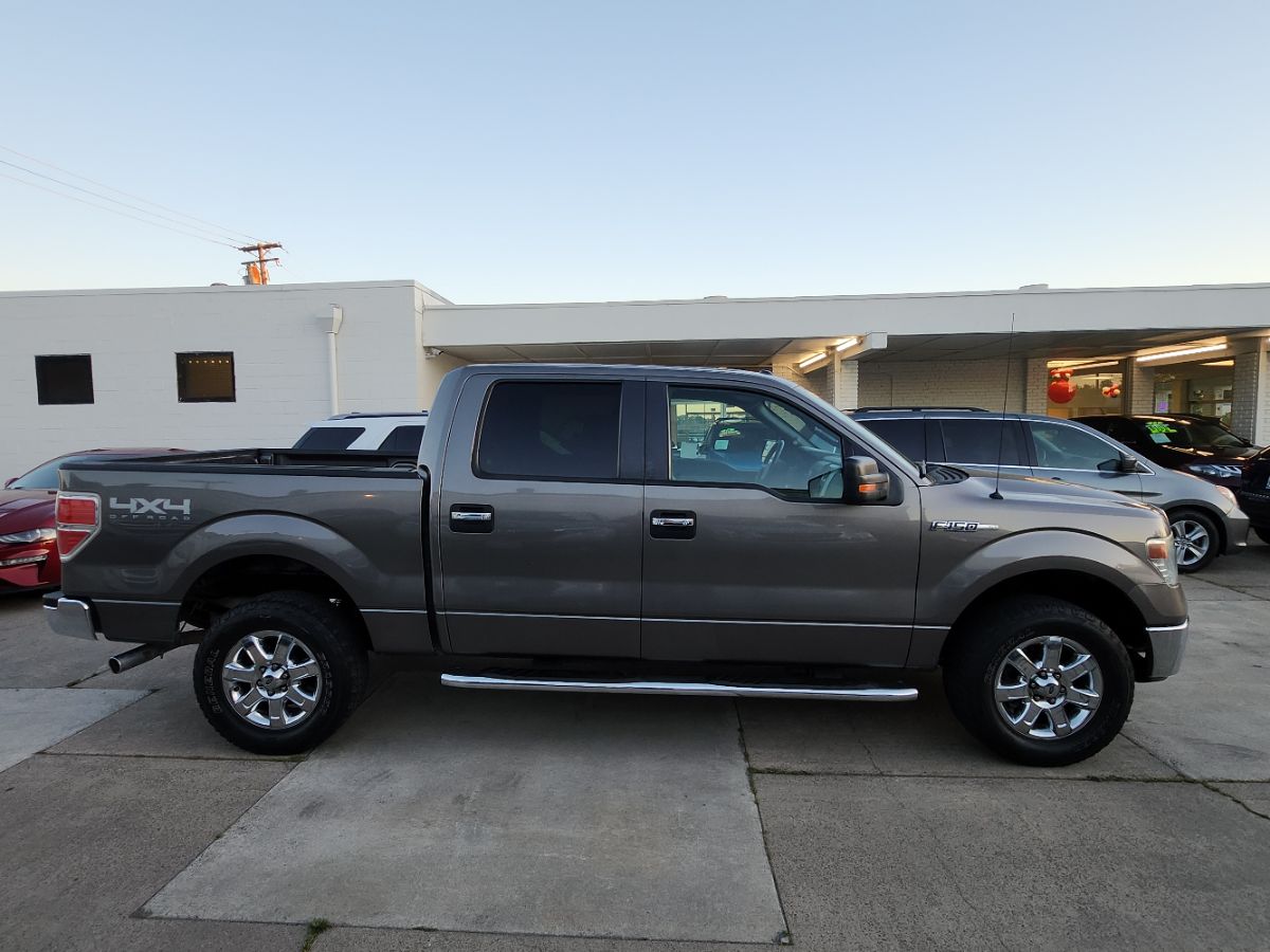 View vehicle photo 6