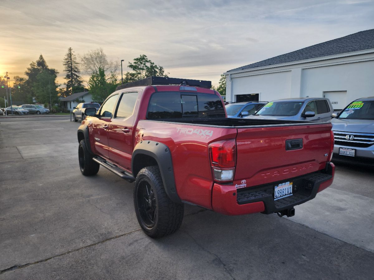 2017 Toyota Tacoma TRD Sport - Photo 3