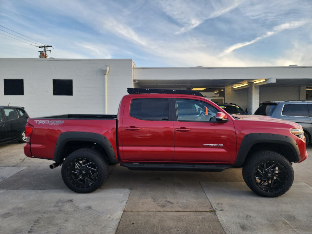2017 Toyota Tacoma TRD Sport - Photo 6