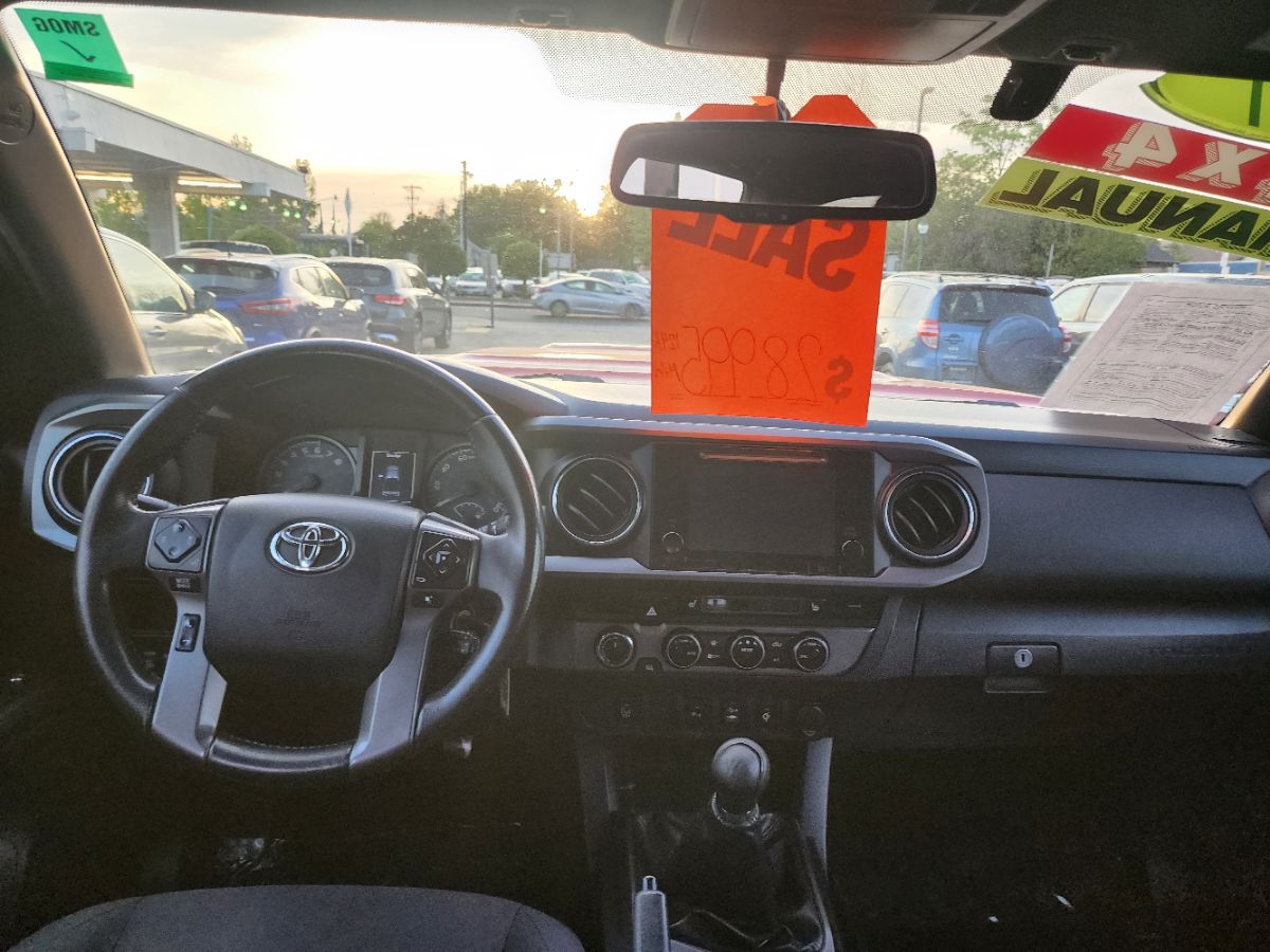 2017 Toyota Tacoma TRD Sport - Photo 21