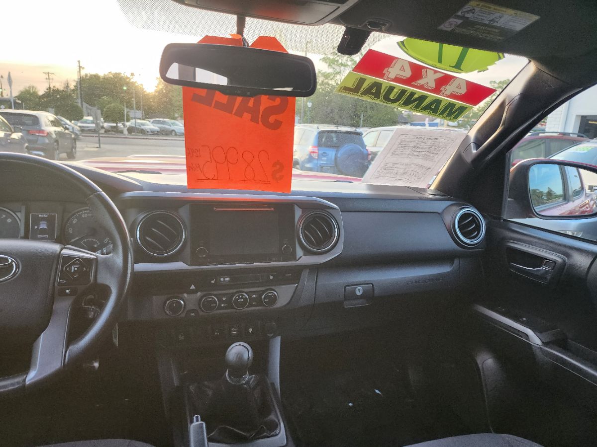 2017 Toyota Tacoma TRD Sport - Photo 23